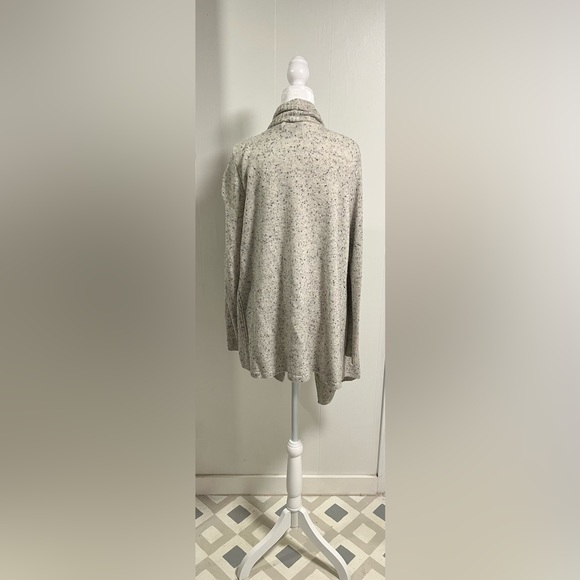 Vineyard Vines cashmere mid length cardigan size M like new smoke free home - Picture 4 of 5